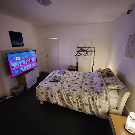 Nice Cosy Flat. Walking Distance To City Нотингам Екстериор снимка