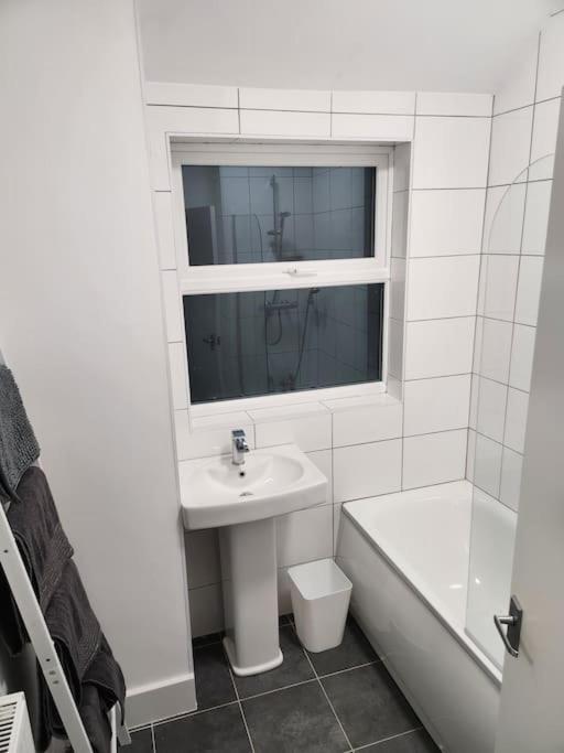 Nice Cosy Flat. Walking Distance To City Нотингам Екстериор снимка