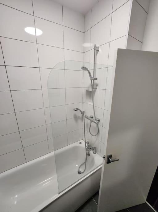 Nice Cosy Flat. Walking Distance To City Нотингам Екстериор снимка